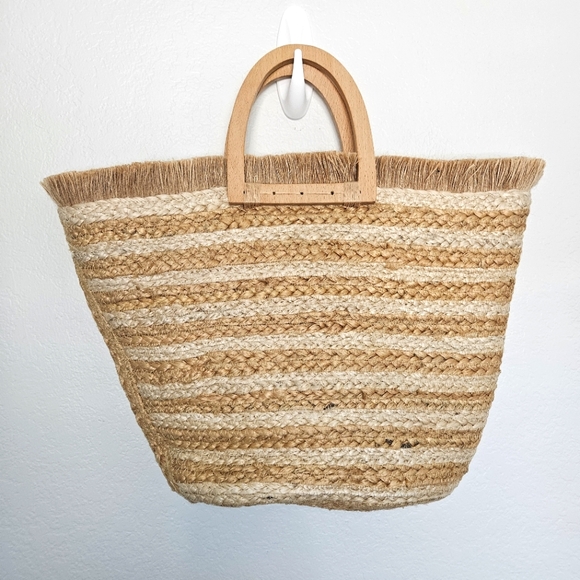 Antik Kraft Handbags - Antik Kraft Anthropologie | Jute Hashree Straw Tote Wooden Handles Womens
